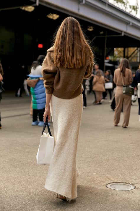 Best Street Style From Sydney Fashion Week Day 2 | The UNDONE Sydney Fashion, Minimalism Clothes, Sydney Fashion Week, Minimalist Street Style, The Undone, French Girl Chic, Models Off Duty Style, Prom Dress Inspiration, French Girl