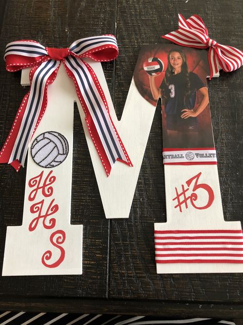 Senior Night Girls Volleyball Senior Night Gift Ideas, Senior Gift Ideas High School Sports Volleyball, Senior Sports Gift Ideas, Senior Night Field Hockey, Sport Senior Night Ideas, Senior Night Volleyball Gift Baskets, Cheerleader Senior Night Ideas, Cheerleader Senior Night Gifts, Senior Night Sports Ideas