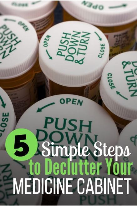 5 Simple Steps to Declutter Your Medicine Cabinet | Journey Toward Simple How To Organize Medicine Bottles, Organizing A Medicine Cabinet, Prescription Medication Organization, Daily Medicine Organization, Medicine Bottle Organization, Medicine Cabinet Organizer, Organized Medicine Cabinet, Small Medicine Cabinet Organization, Organizing Medicine Cabinet