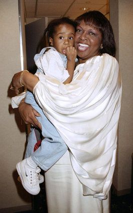 Bobbi Kristina Cissy Houston, Bobbi Kristina Brown, Whitney Houston Pictures, Bobbi Kristina, Houston Art, Birth Mother, Black Hollywood, Best Love Songs, Sarah Michelle Gellar