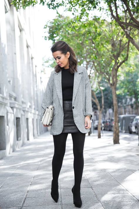 Gray Blazer Outfit Women, Grey Blazer Outfit, Zipper Outfit, Cold Weather Dresses, Secretary Outfits, Mini Skirt Fashion, Blazer Outfits For Women, Gray Blazer, Blazer Outfit