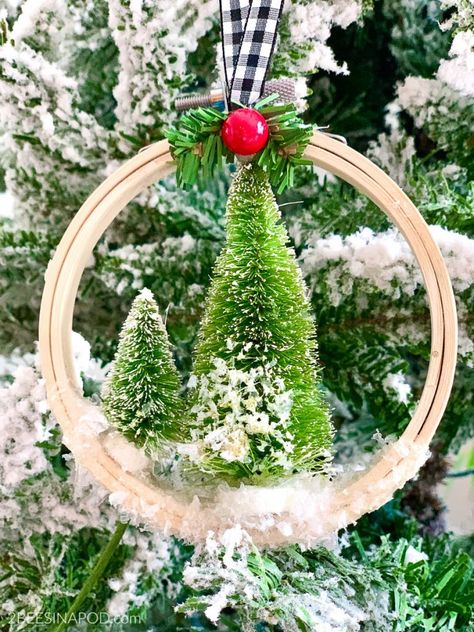 Xmas Ornaments Diy, Embroidery Hoop Christmas, Embroidery Hoop Crafts, Home Decor Aesthetic, Ornament Ideas, Easy Christmas Diy, Aesthetic Home, Christmas Ornament Crafts, Christmas Embroidery