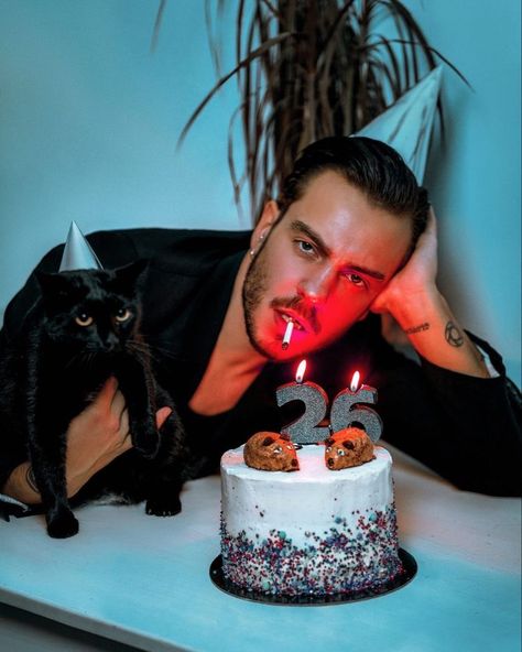 Birthday Poses For Men With Cake, Man Birthday Pictures, Birthday Cake Photoshoot Men, Mens Birthday Shoot Ideas, Birthday Photoshoot Ideas Creative Men, Birthday Photoshoot Men Ideas, Mens 23rd Birthday Ideas, 25th Birthday Photoshoot Men, Birthday Picture Ideas Men