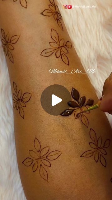 Short Mehndi Designs Front Hand, Short Mehndi Designs, Minimal Mehndi, New Mehndi Design, Beautiful Simple Mehndi Design, Short Mehndi Design, Cute Henna Designs, Henna Tutorial, Cute Henna