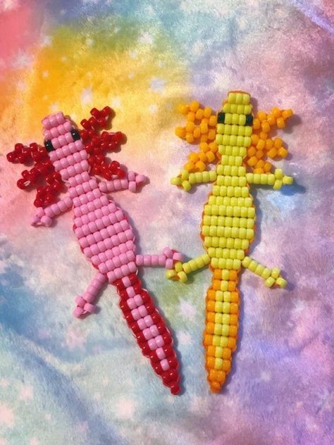 Pool Noodle Beaded Lizard, Pony Bead Axolotl Pattern, Bead Lizard Pattern, Penny Picture, Pony Bead Animals, Bead Lizard, Pony Bead Projects, Diy Kandi Bracelets, Pony Bead Crafts