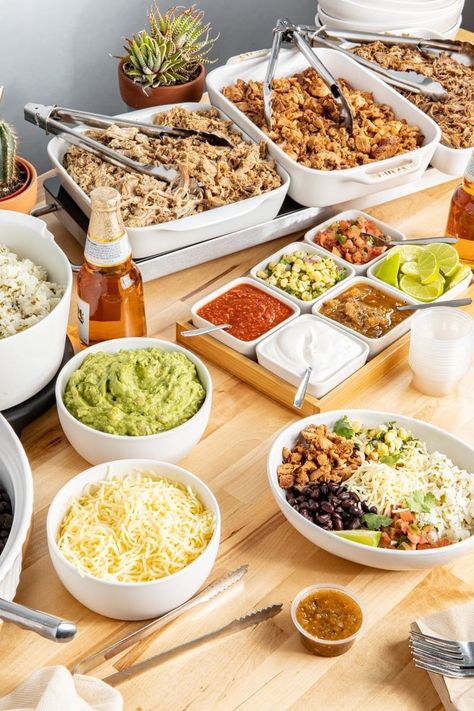 Taco Dinner Party, Chipotle Catering, Chipotle Copycat Recipes, Burrito Bar, Taco Bar Party, Copycat Food, Chipotle Recipes Chicken, Chipotle Copycat, Restaurant Copycat Recipes