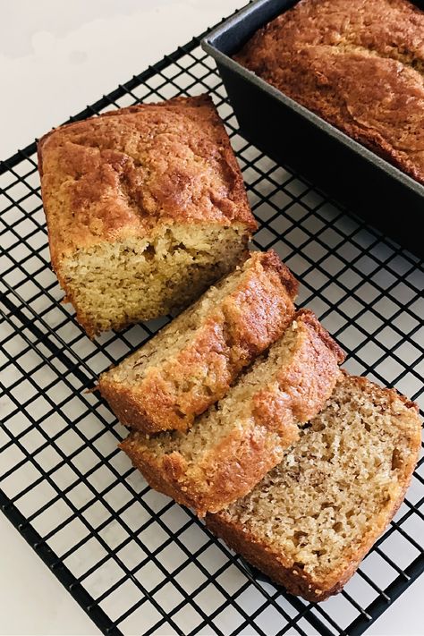 Greek Yoghurt Recipes, Greek Yogurt Bread, Greek Yogurt Banana Bread, Yogurt Banana Bread, Super Moist Banana Bread, Yogurt Bread, Yogurt Banana, Yoghurt Recipe, Bread Banana