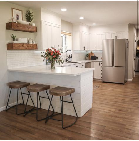 Small L Kitchen Layout, Hgtv Kitchen Ideas, Kitchen With Peninsula, Mobile Home Renovations, Kitchen Peninsula, Open Plan Kitchen Dining Living, Kitchen Remodel Design, Kitchen Inspiration Design, Kitchen Remodeling Projects