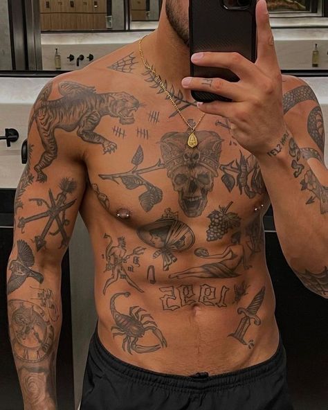 Mens Stomach Tattoo, Man With Tattoos, Small Chest Tattoos, Torso Tattoos, Men's Small Tattoo, Tattoo Inspiration Men, Cool Chest Tattoos, Chest Piece Tattoos, Chest Tattoo Men