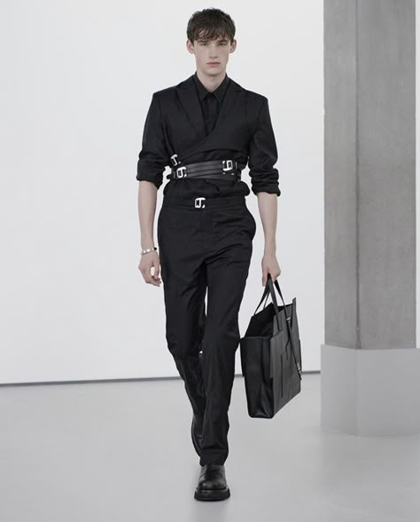 Prada Outfit Men, Heliot Emil, Concert Fashion, Fashion Corner, Badass Style, Fashion Pria, Cool Outfits For Men, Men Fashion Casual Outfits, Mens Street Style