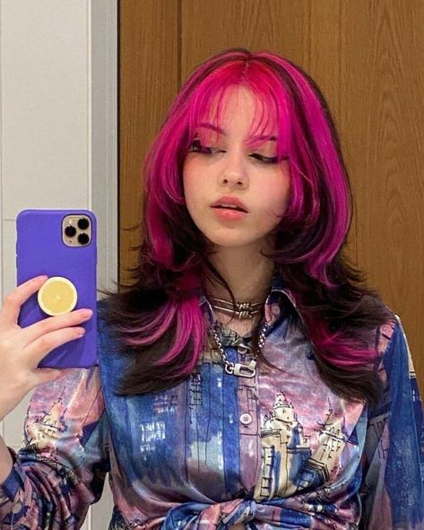 Pink And Black Hair, Cute Hair Colors, Hair Color Streaks, Hair Streaks, Dyed Hair Inspiration, Halo Hair, Pretty Hair Color, Hair Color Pink, Dye My Hair