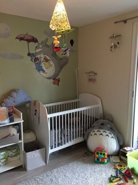 A beautifully done Totoro nursery! Ghibli Nursery Ideas, Studio Ghibli Nursery Ideas, Ghibli Baby Room, Miyazaki Nursery, Studio Ghibli Baby Room, Studio Ghibli Nursery, Totoro Room, Ghibli Nursery, Ghibli Baby