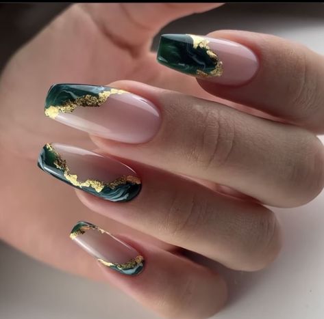 Nails For Green Dress Prom, Clear Glitter Nails, Quinceanera Nails, Emerald Nails, Bridesmaids Nails, Green Acrylic Nails, New Years Eve Nails, Stylish Nails Designs, Nails Green