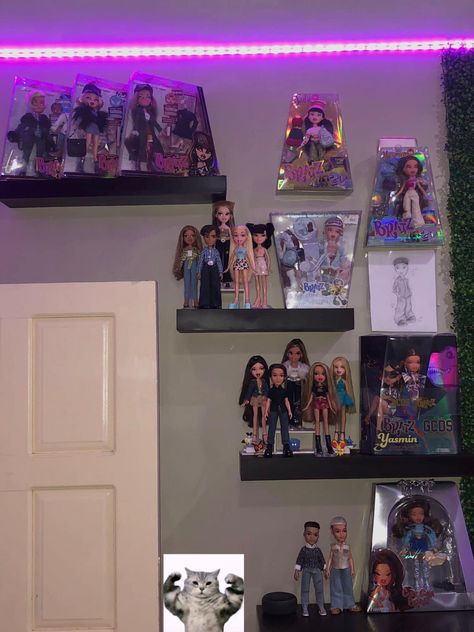 Bratz Bedroom Ideas, Bratz Doll Collection Display, Barbie Collection Room, Bratz Doll Display, Barbie Collection Display Ideas, Bratz Room Ideas, Bratz Room Aesthetic, Bratz Decor, Bratz Doll Collection