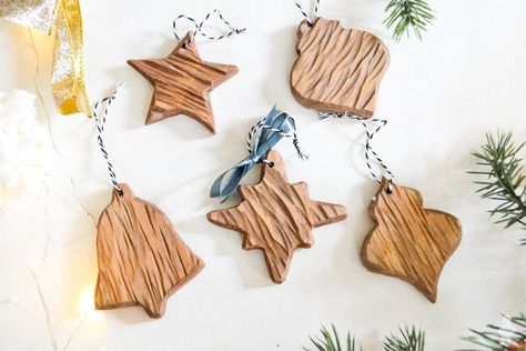 Wooden Christmas Tree Ornaments, Simple Wood Carving, Wooden Christmas Tree, Christmas Challenge, Diy Ornaments, Wood Christmas Ornaments, Wooden Christmas Ornaments, Wooden Christmas Trees, Wood Creations