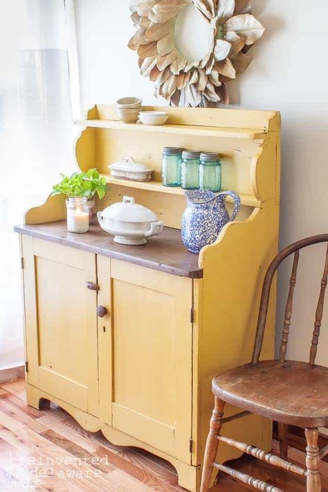 Milk painted antique pine cupboard makeover by Reinvented Delaware, featured on New Upcycled Projects to Make 596 Organise Kitchen Cupboards, Black Cupboards, Organise Kitchen, Cupboard Ideas Bedroom, Cupboard Makeover, Living Room Cupboards, Kitchen Cupboard Organization, Vintage Cupboard, Wooden Cupboard