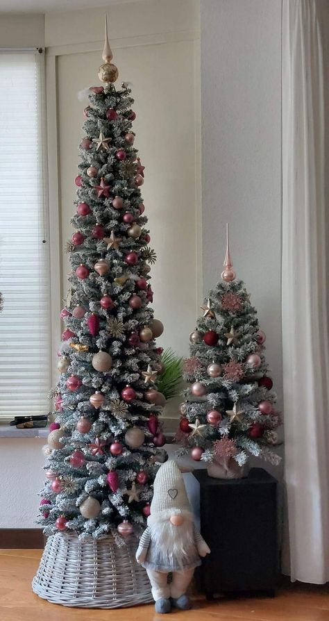 Slim Tree Decor, Diy Corner Christmas Tree, Decorating Pencil Christmas Tree Ideas, Christmas Pencil Tree Ideas, Slim Tree Decorating Ideas, Slim Christmas Tree Decorated, Pencil Christmas Tree Decor, Slim Christmas Trees Decorated, Slim Xmas Tree Decorating Ideas