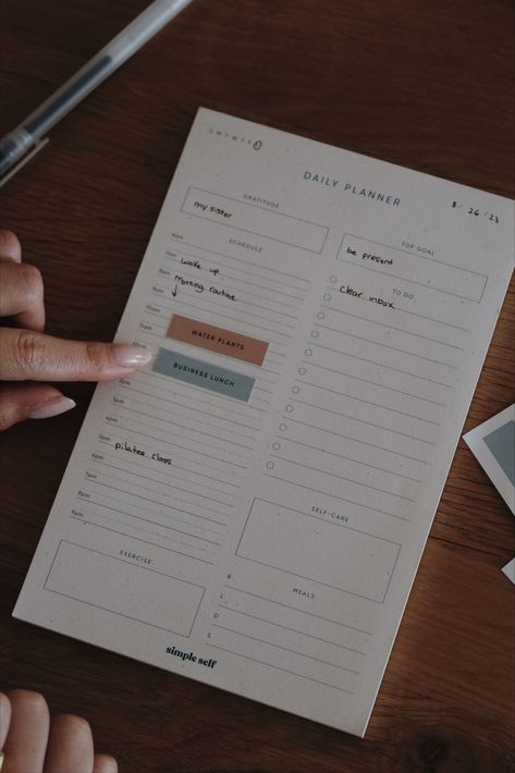 Simple Self's Daily Notepad: Your New Favorite Daily Planner fitnessgoalplanner. minimalistdailyplanner #ultimateplanner✒️. Living Journal, Planner Monthly Layout, Kingdom Living, To Do List Pad, Daily Planner Notepad, Weekly Planner Notepad, Daily Planner Hourly, Wellness Planner, Blue Text