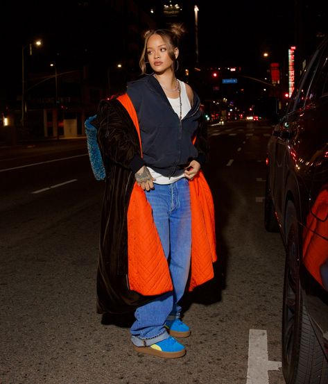 Rihanna’s Latest Street Style Looks Are Already Making Room for 2024 Biggest Trends | Vogue Puma Creepers Outfit, Creepers Outfit, Looks Rihanna, Vestiti Edgy, Rihanna Outfits, Rihanna Looks, Fenty X Puma, Rihanna Style, Rihanna Fenty