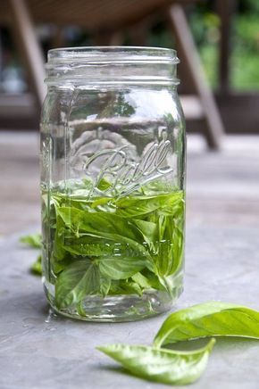 Uses For Basil, Infuse Vodka, Homemade Booze, Infused Alcohol, Homemade Liqueur, Liqueur Recipes, Homemade Liquors, Italian Liqueur, Cream Drinks