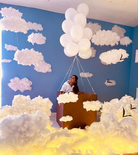 Photobooth Backdrop Event Design, Cloud Photo Backdrop, Cloud Backdrop, Eid Ul Fitr Decorations, Sweet 15 Party Ideas, Photobooth Ideas, Cloud Theme, Balloon Clouds, Ganapati Decoration