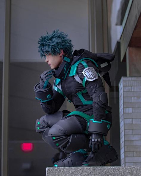 Lorentz iWood on Instagram: “Love this shot! - Big thanks to @jaymeewaylen Base suit @ndlwrkshop #mha #myheroacademiacosplay #dekucosplay #midoriya…” Izuku Midoriya Cosplay, Bakugou Cosplay, Deku Midoriya, Deku Cosplay, Cat Drawing Tutorial, My Hero Academia Cosplay, Mha Cosplay, Výtvarné Reference, Awesome Cosplay