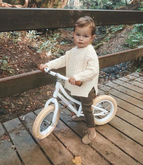 Greenberry Kids on Instagram: “Isn’t little Alf so gorgeous in our Bien A Bien cable knit jumper?? He is such a beaut! We just restocked all sizes in cream and khaki:…” Foto Baby, Toddler Boy Fashion, Cable Knit Jumper, Baby Boy Fashion, Toddler Boy Outfits