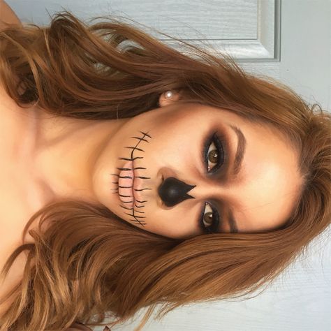 Halloween makeup skull face Simple Skull Makeup Tutorial, Light Skull Makeup, Basic Skull Makeup, Skeleton Face Makeup Women, Pretty Skeleton Makeup Simple, Skeleton Face Makeup Tutorial, Easy Halloween Face Makeup For Women, Minimal Skull Makeup, Simple Skull Face Paint