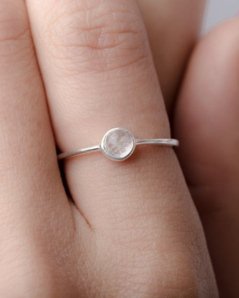 Moonstone Birthstone, Minimalist Accessories, Minimal Ring, Moonstone Engagement, Zierlicher Ring, Moonstone Engagement Ring, Jewelry Dainty, Rainbow Moonstone Ring, Bagan