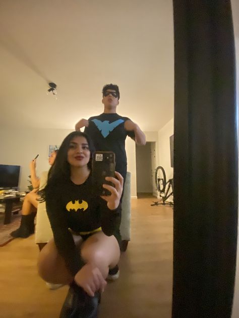 Batgirl and nightwing Nightwing Outfit Ideas, Nightwing And Starfire Costume, Batman And Batgirl Costumes Couples, Nightwing Halloween Costume, Batgirl And Nightwing, Nightwing Costume, Batwoman Costume, Batgirl Halloween, Batman And Robin Costumes