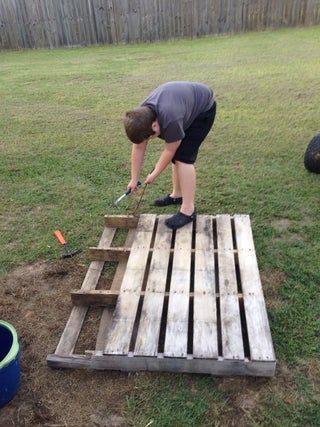 Pallet Coffin for Halloween : 7 Steps (with Pictures) - Instructables Diy Coffin For Halloween, Coffin From Pallets, Diy Pallet Wood Coffin, Pallet Coffin Halloween, Halloween Decor Pallets, Coffin Ideas For Halloween, Diy Halloween Decorations Outdoor Pallet Projects, Halloween Diy Pallet Projects, How To Make A Coffin