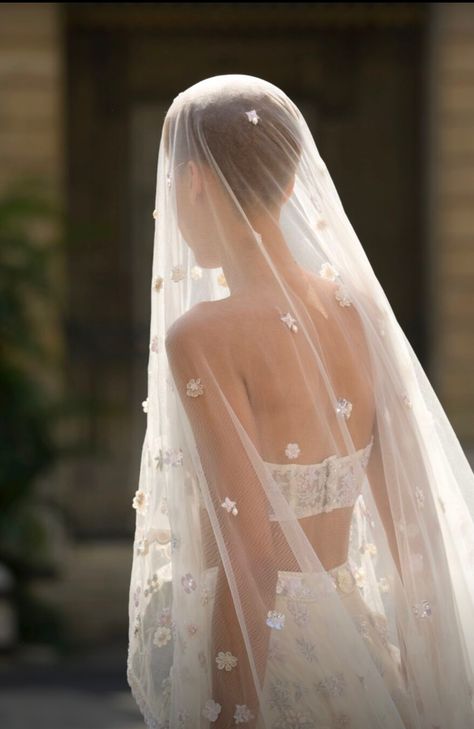 veil with evenly spaced floral beaded appliqué embellishments Vogue Business, Embellished Veil, Bride Veil, Wedding Branding, Civil Wedding, Big Business, Heritage Fashion, Gala Dresses, Wedding Veil