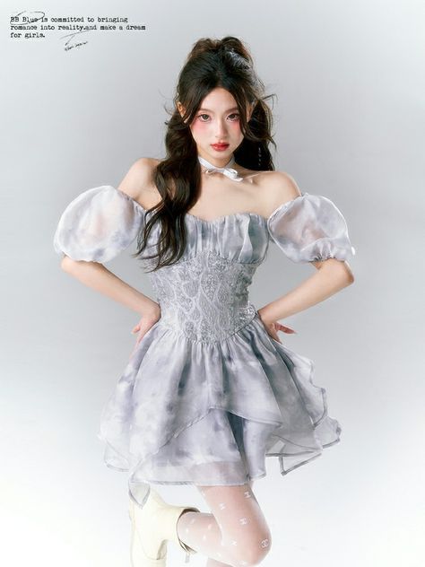 Kpop Dress Outfits Stage, Douyin Dress, Make Up Soft, Douyin Fashion, Preformance Outfits, Queen Fashion, Kawaii Dress, Pretty Prom Dresses, Dress Aesthetic