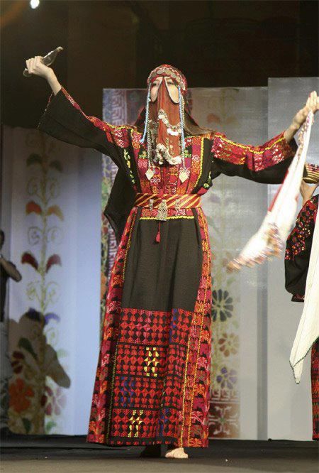 folkloric Egyptian Clothing Women, Iraq Clothes, Jordanian Clothing, Egyptian Traditional Clothing, Traditional Egyptian Clothing, Egypt Clothes, Egypt Clothing, Arabic Outfit, Egyptian Clothes