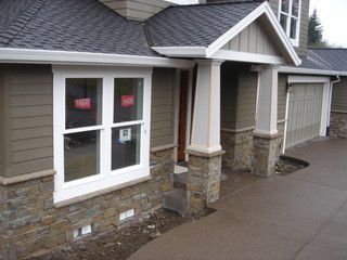 Cultured/Natural Stone Veneer - Exterior - traditional - exterior - portland - by Brown Bros. Masonry Beautiful Bungalows, Exterior Bungalow, Exterior Stone Veneer, Stone Veneer Exterior, Exterior Updates, Bungalow Bathroom, Best Exterior Paint, Remodeling Bathroom, Garage Addition