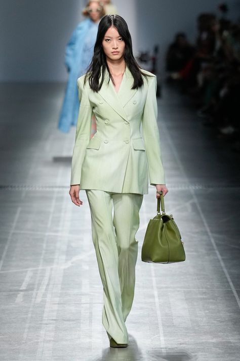 Ermanno Scervino Spring 2025 Ready-to-Wear Collection | Vogue Ss 2025 Runway, Summer 25, 2025 Fashion, Spring 2025, Milano Fashion Week, Ermanno Scervino, Interview Outfit, Runway Looks, Work Attire