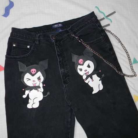 Kuromi Jeans, Kuromi Clothes, Thrifted Denim, Sanrio Clothes, Mom Jeans Style, Painted Clothes Diy, Black Mom Jeans, Baggy Clothes, Painted Jeans