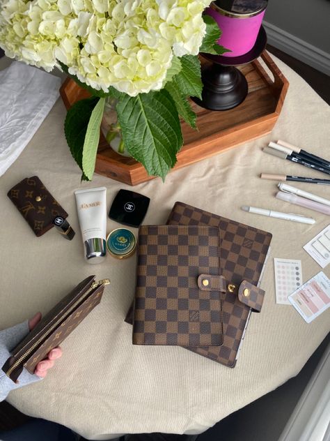 Aesthetic planning in Louis Vuitton GM and MM Damier Ebene Agendas Louis Vuitton Planner, Lv Agenda, Agenda Ideas, Louis Vuitton Agenda, Agenda Planner, What In My Bag, Damier Ebene, Makeup Bag, Balenciaga