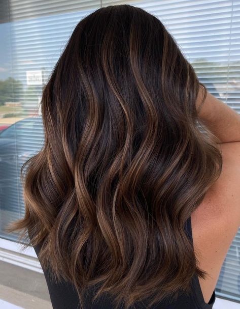 Dark Chocolate Hair with Almond Brown Highlights Rambut Brunette, Light Blonde Highlights, Kadeřnické Trendy, Brown Hair Looks, Brown Hair Inspo, Brunette Hair With Highlights, Fesyen Rambut, Dark Hair With Highlights, Vlasové Trendy