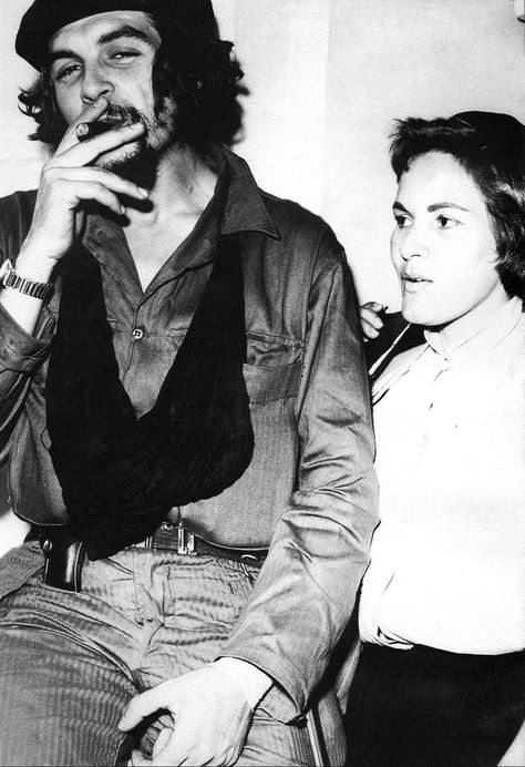 Che Guevara with his wife Aleida March, 1959 Che Quevara, Fidel Castro Che Guevara, Che Guevara Photos, Che Guevara Quotes, Ernesto Che Guevara, Ernesto Che, Historical People, Fidel Castro, Images And Words