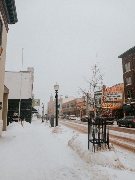 Marquette Aesthetic, Umich Aesthetic, Michigan Farmhouse, Michigan Snow, Michigan Aesthetic, Grey November, Michigan Christmas, Northern Michigan University, Marquette Michigan