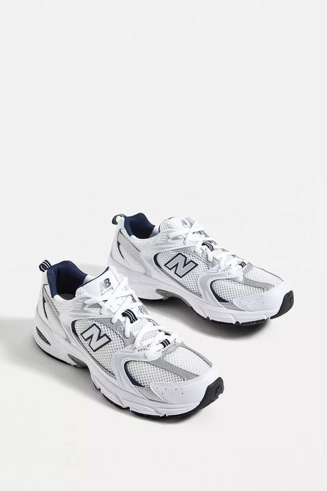 New Balance Runners, Shoe Storage Hacks, Nb Shoes, Sneaker New Balance, New Balance Trainers, Back To The 90s, New Balance White, Throw It Back, Shoe Storage Solutions