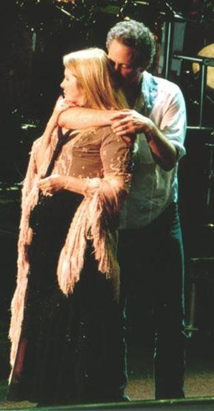 lindsey Buckingham and stevie nicks kissing | still believe that lindsay and stevie love each other very much to this day "she loves him still" it's gotta be about him? Stevie And Lindsey, Stevie Nicks And Lindsey Buckingham, Stevie Nicks Lindsey Buckingham, Buckingham Nicks, Stevie Nicks Style, Stephanie Lynn, Ancient Queen, Lindsey Buckingham, Stevie Nicks Fleetwood Mac