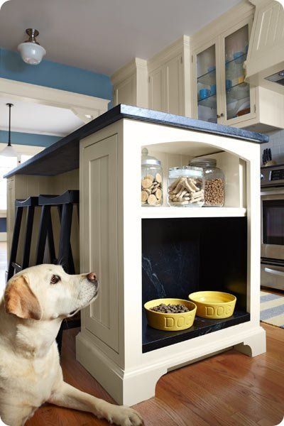 built in feeding station island Kitchen Built Ins, Pet Feeding Station, Kitchen Redo, Kitchen Remodel Idea, Küchen Design, Design Case, Diy Kitchen, Built Ins, 인테리어 디자인