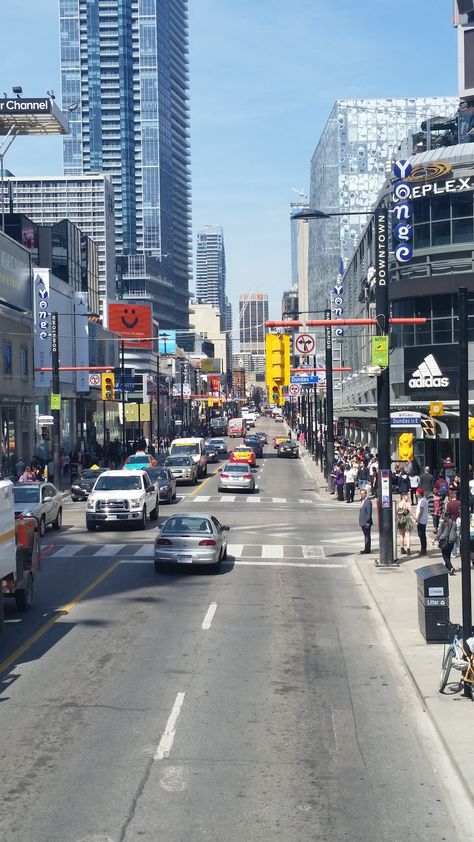 Dundas Square Toronto, Yonge Street, Toronto City, Downtown Toronto, Travel Board, Modern Life, Ontario, Tik Tok, Toronto