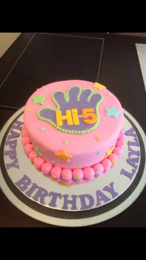 Hi Five cake Hi 5 Birthday Cake, Hi Five Cake Ideas, High 5 Birthday Cake, High Five Cake Ideas, High Five Birthday Cake, Hi 5 Birthday Party Ideas, Hi Five Birthday Cake, High Five Birthday Party Cake, High 5 Birthday Party Theme