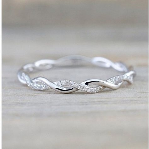 Twisted Eternity Ring, Gaun Abad Pertengahan, Hot Jewelry, Floral Ring, Twist Ring, Men's Jewelry Rings, Flower Wedding, Womens Wedding Bands, Fashion Ring