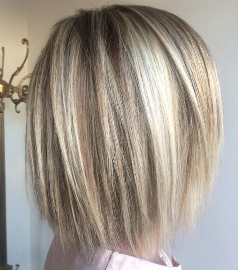 Straight Bronde Bob with Razored Ends Bronde Lob, Layered Ends, Bronde Bob, Ombre Wavy Hair, Haircolor Ideas, Textured Lob, Bob Haircuts For Fine Hair, Blonde Lob, Medium Bob Hairstyles