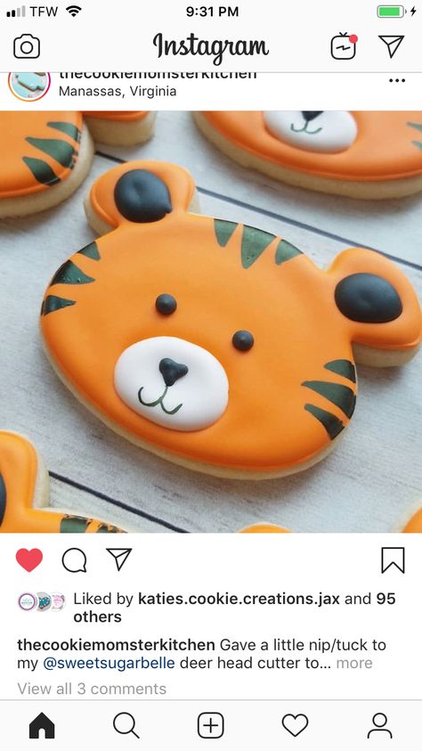 Tiger Cookies Decorated, Tigger Cookies Decorated, Tiger Biscuits, Tiger Cookies Royal Icing, Lion Sugar Cookies, Zoo Theme Cookies, Tiger Cookies, New Year's Cupcakes, Tiger Cake