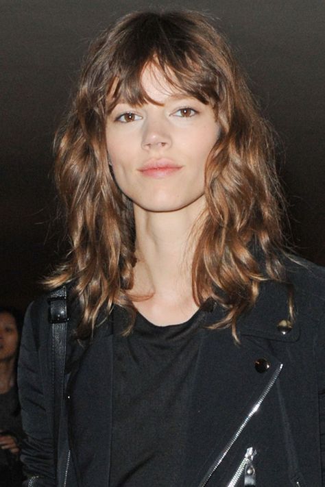 13 Best Shag Haircuts of All Time - Iconic Celebrity Shag Hairstyles Zoella Hair, Freja Beha, Modern Shag Haircut, Shaggy Long Hair, Freja Beha Erichsen, 70s Hair, Shag Hairstyles, Super Hair, Farrah Fawcett